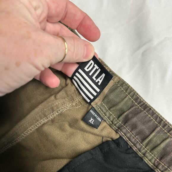 We Are Massiv Camo Joggers Streetwear Limited Edition Unisex Size XL - Picture 10 of 12
